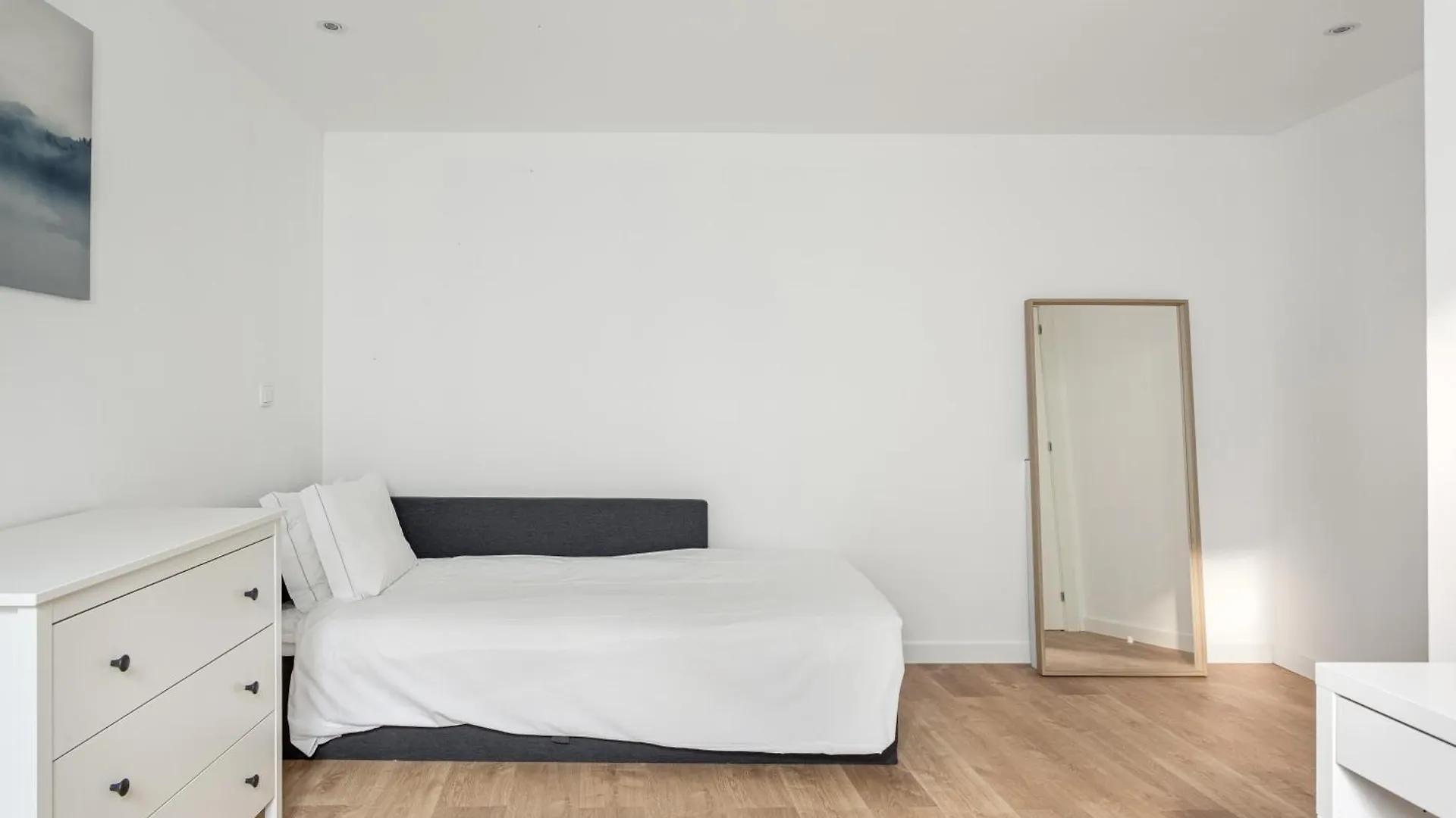 Apartment Joivy Minimalistic Apt W Patio In Principe Real Lisbon
